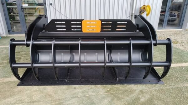240CM GRAPPLE BUCKET WITH CHOICE OF BOLT-ON HITCH