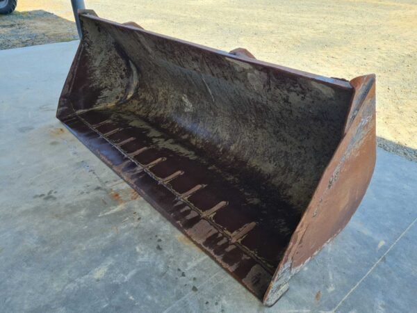 MERLO BULK BUCKET WITH HITCH